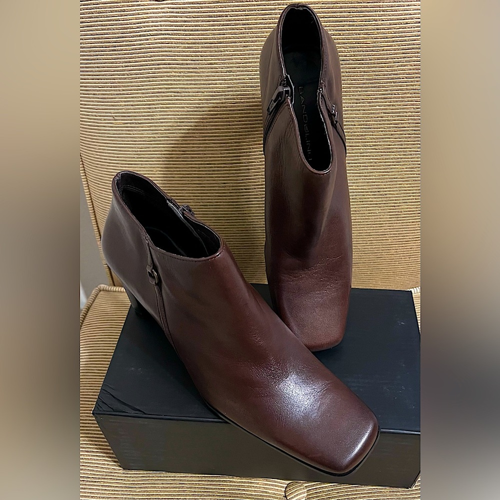 NWOT Bandolino Urbane Brown Leather Zip Ankle Bootie - Size 8.5 - Picture 10 of 13